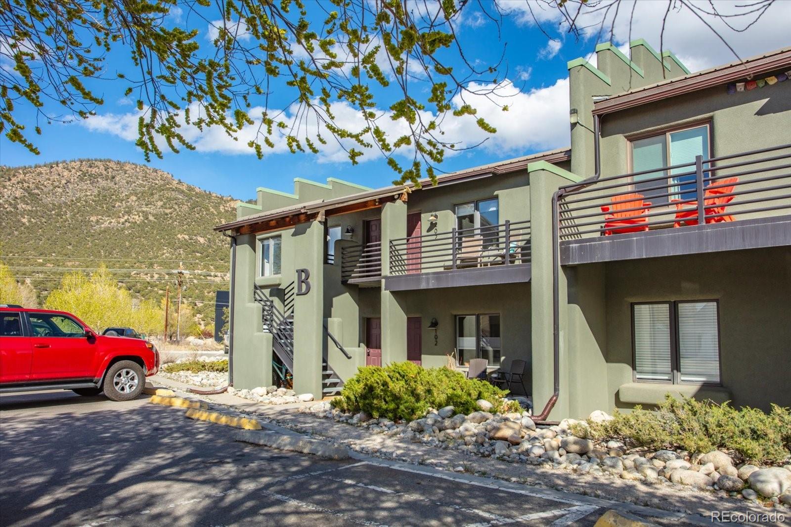 623 Cedar Lane Unit: B202