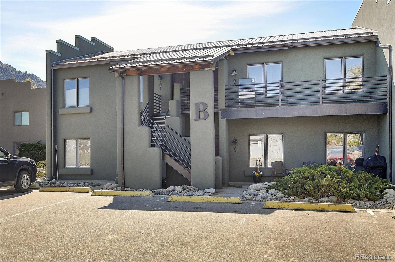 623 Cedar Lane Unit: B202