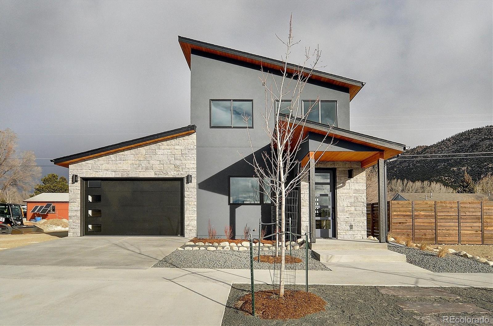 709 Marquette Avenue