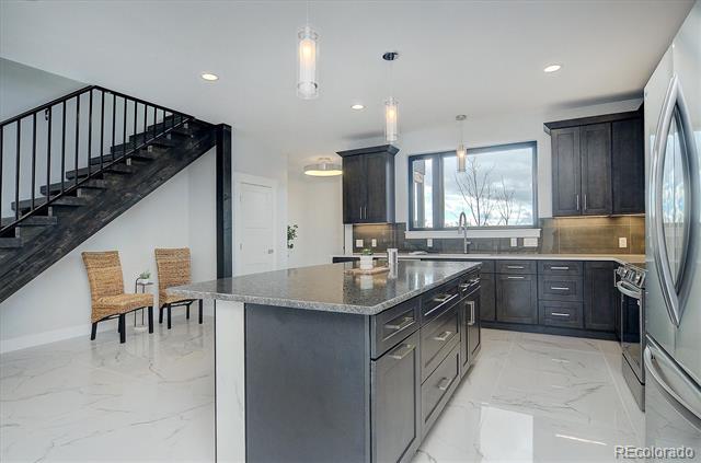 709 Marquette Avenue