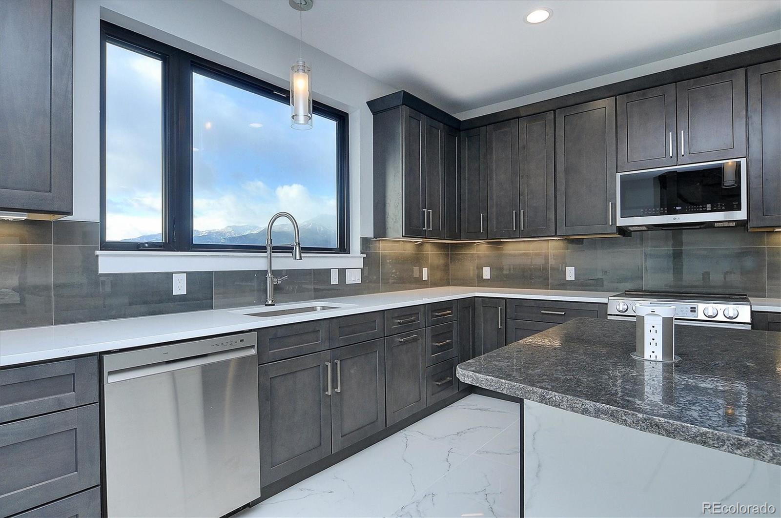 709 Marquette Avenue