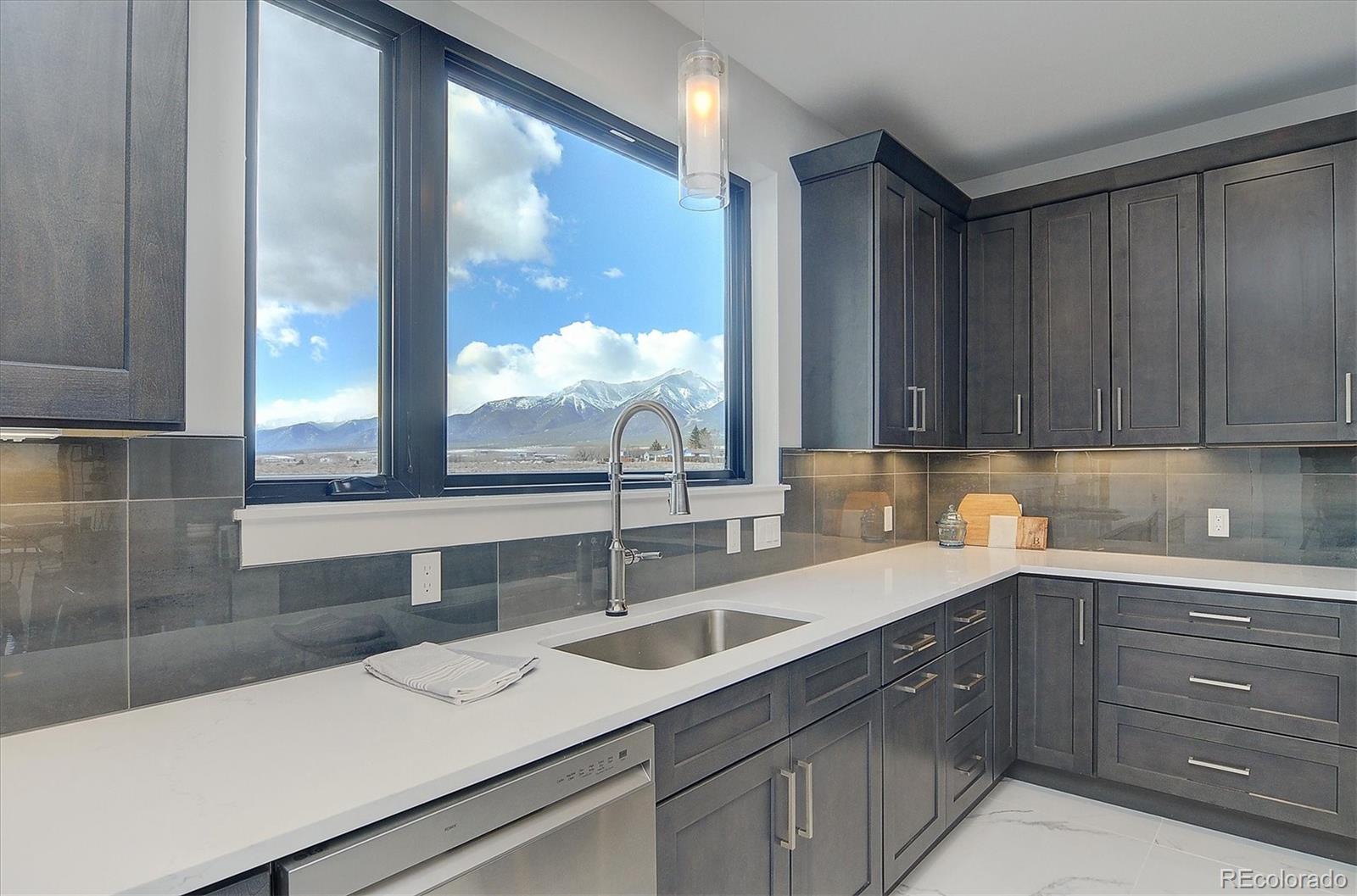 709 Marquette Avenue