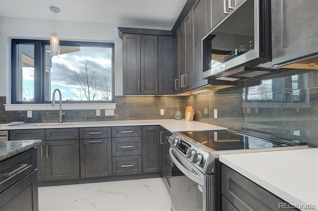 709 Marquette Avenue