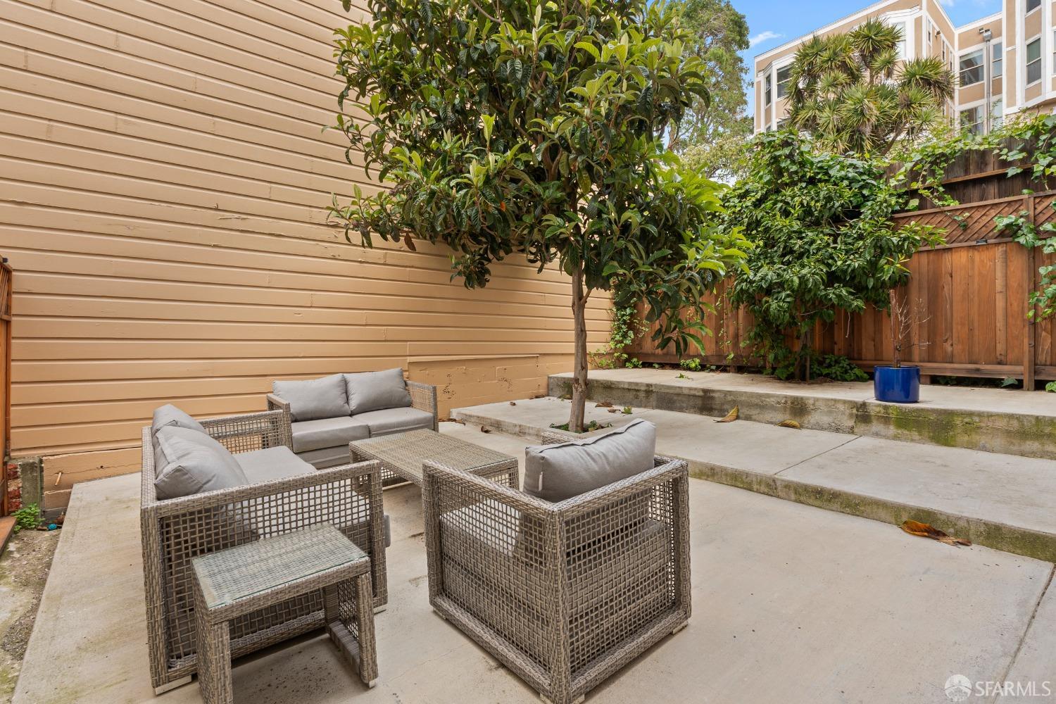 1811 Leavenworth Street # 7