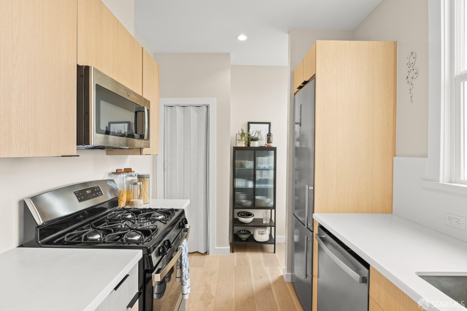 1811 Leavenworth Street # 7