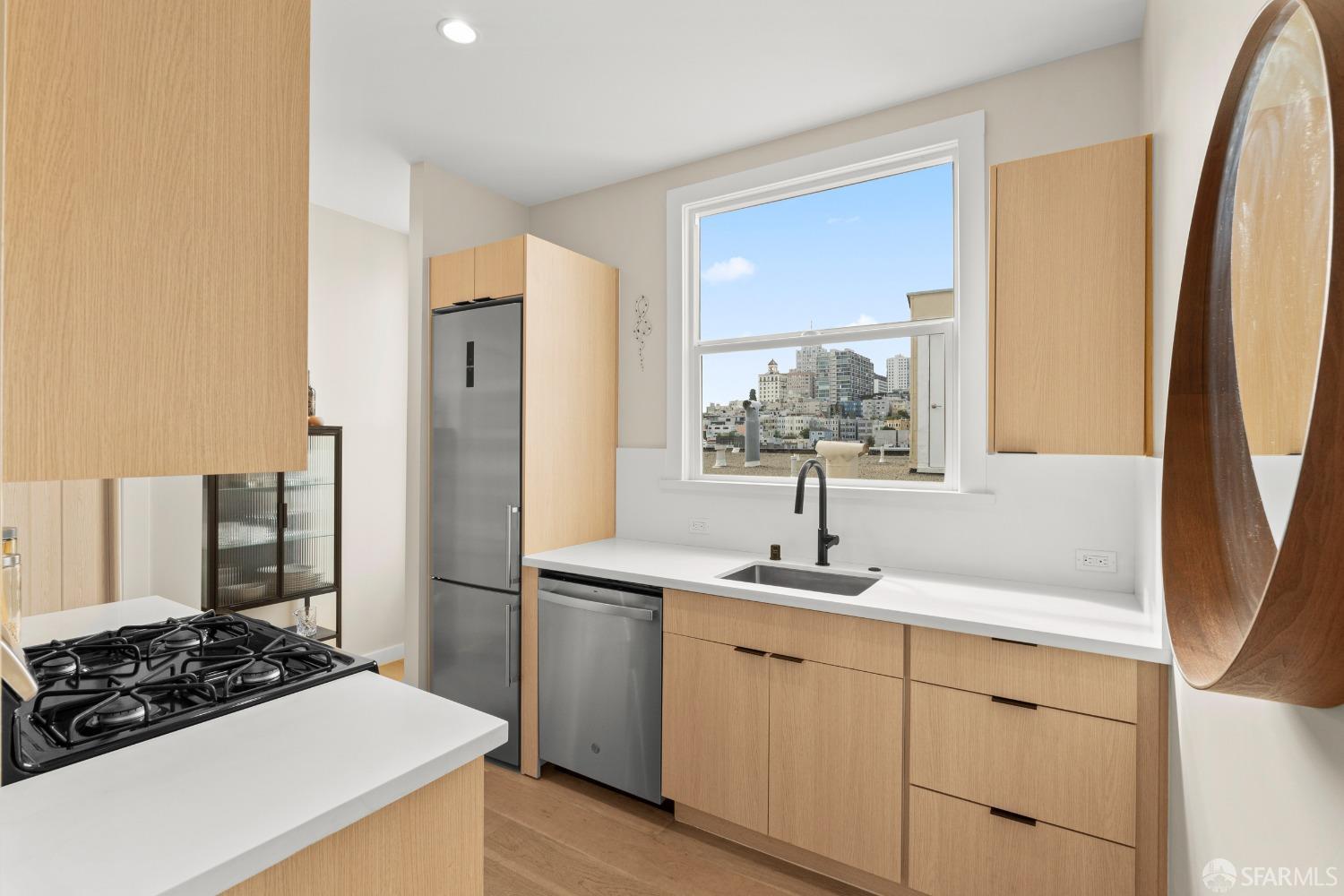 1811 Leavenworth Street # 7