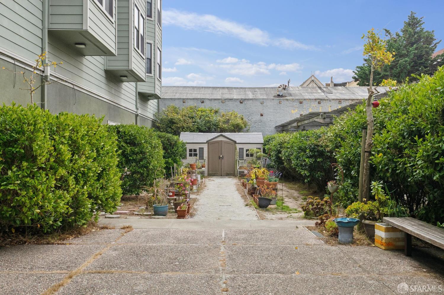 1301 Fulton Street # 203