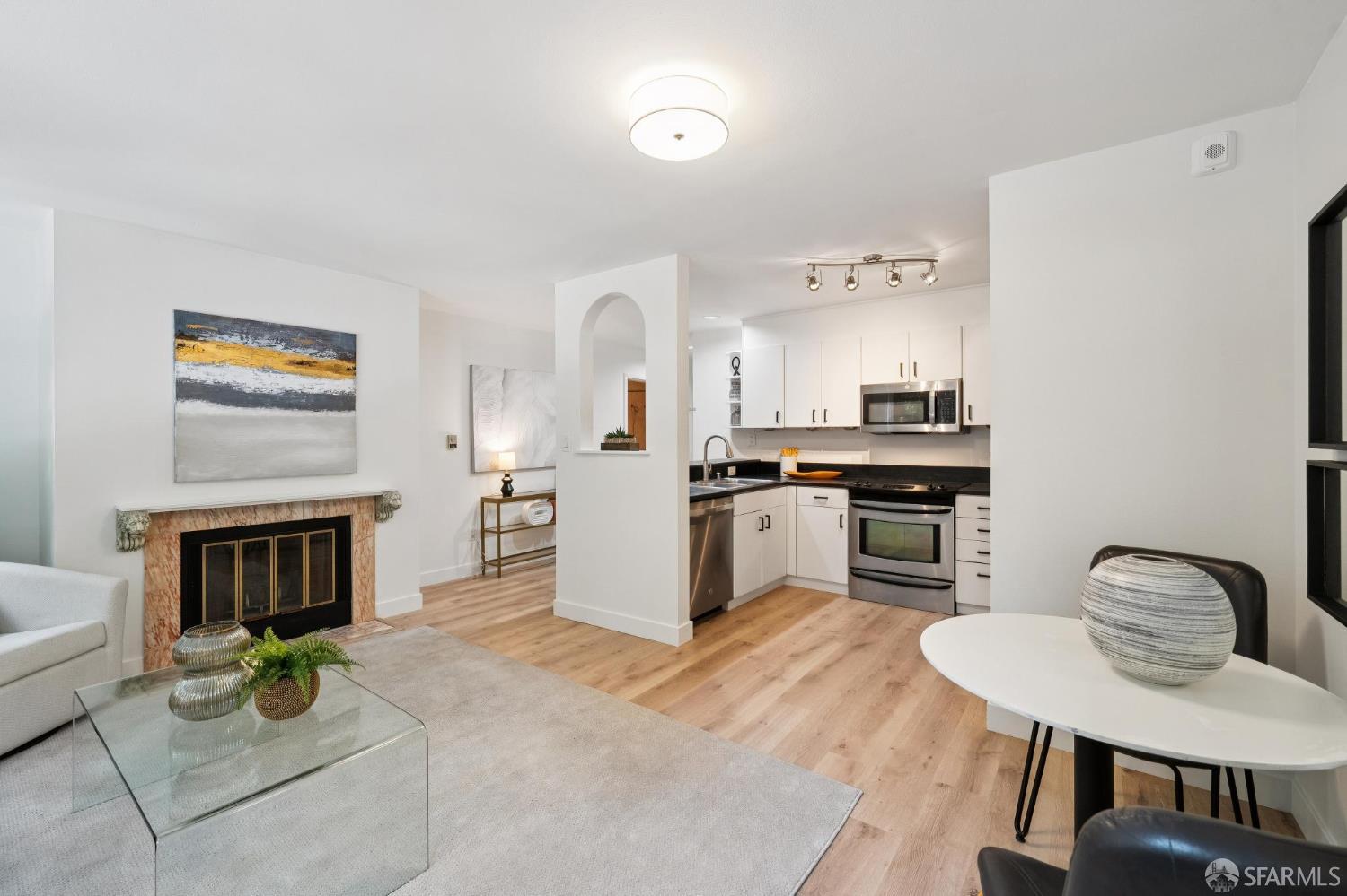 1301 Fulton Street # 203