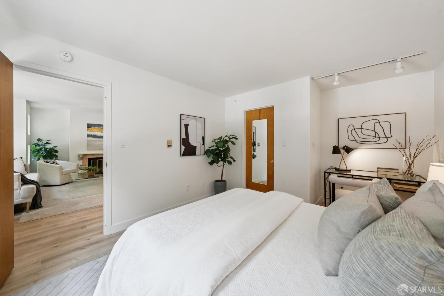 1301 Fulton Street # 203