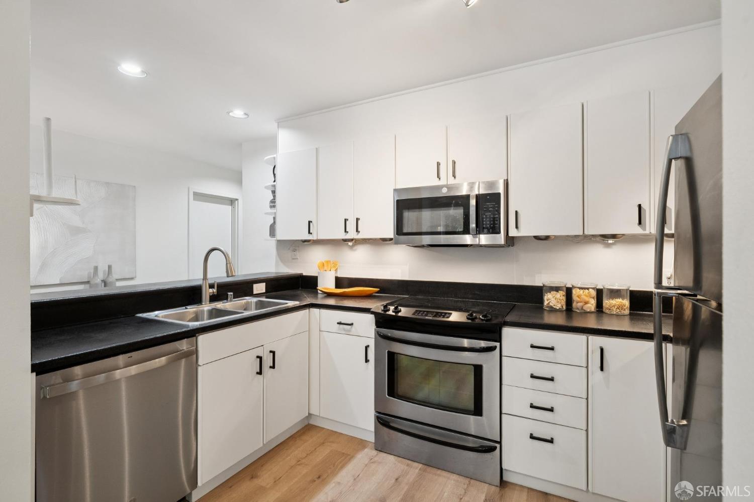 1301 Fulton Street # 203