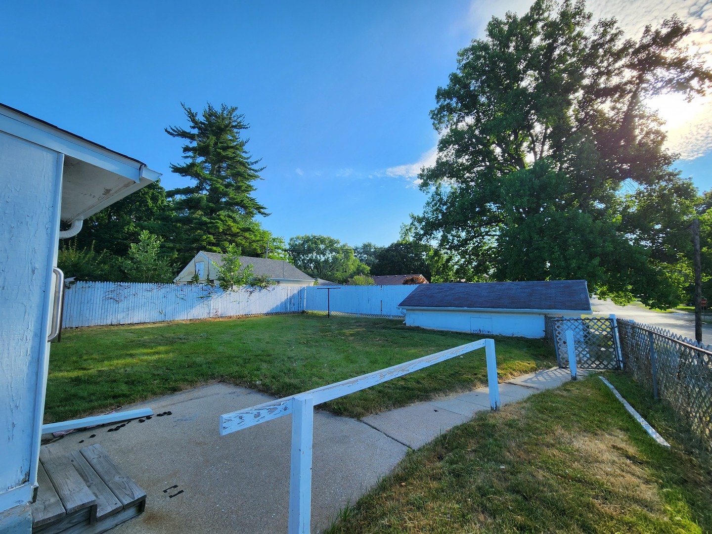 430 Hollister Avenue
