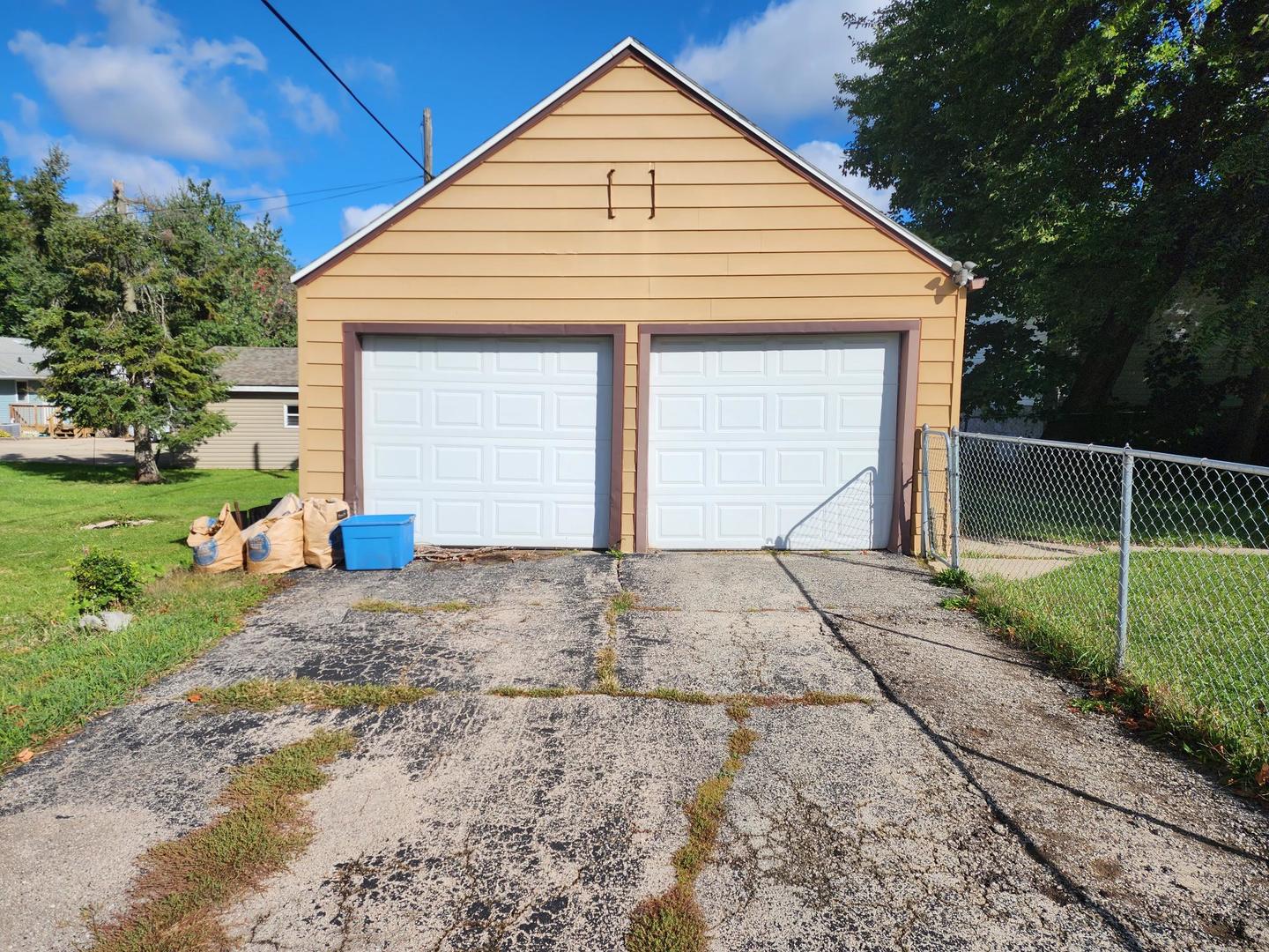 823 Peter Avenue