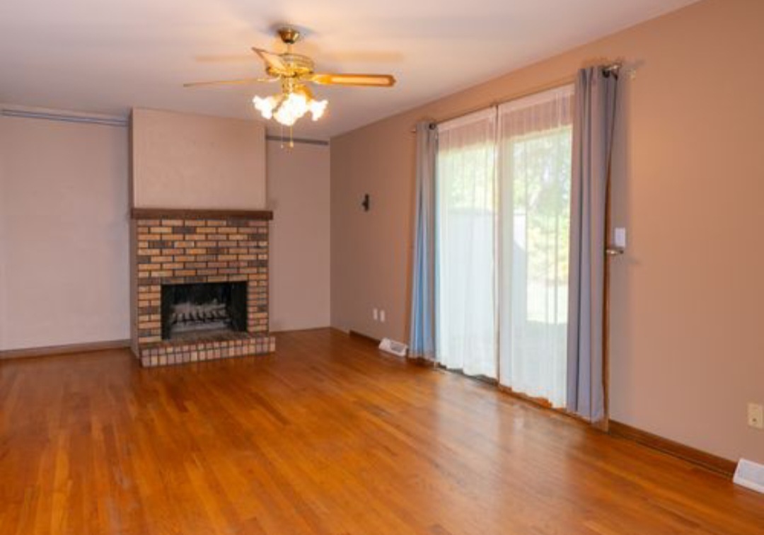 2444 Mariposa Drive