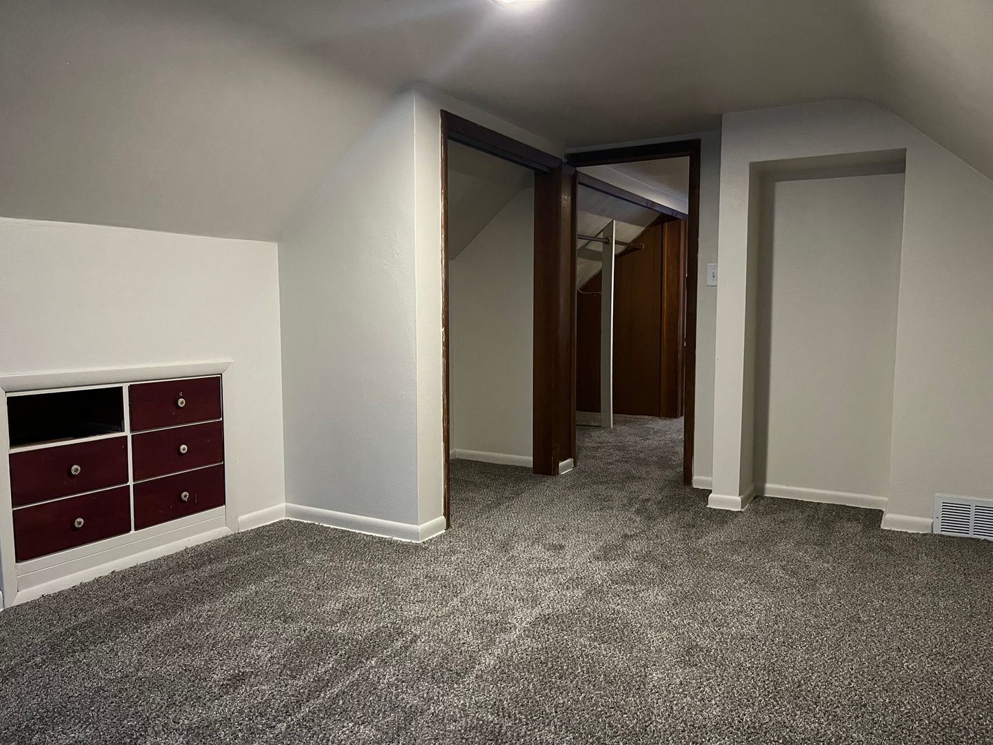 3027 Gladstone Avenue