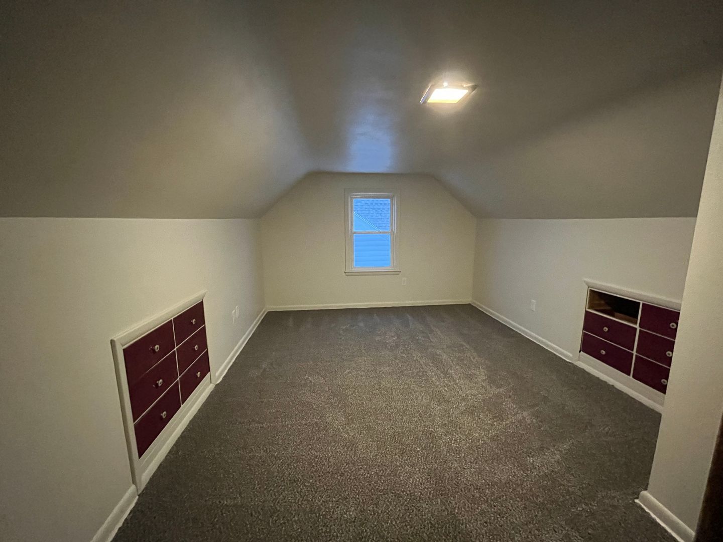 3027 Gladstone Avenue