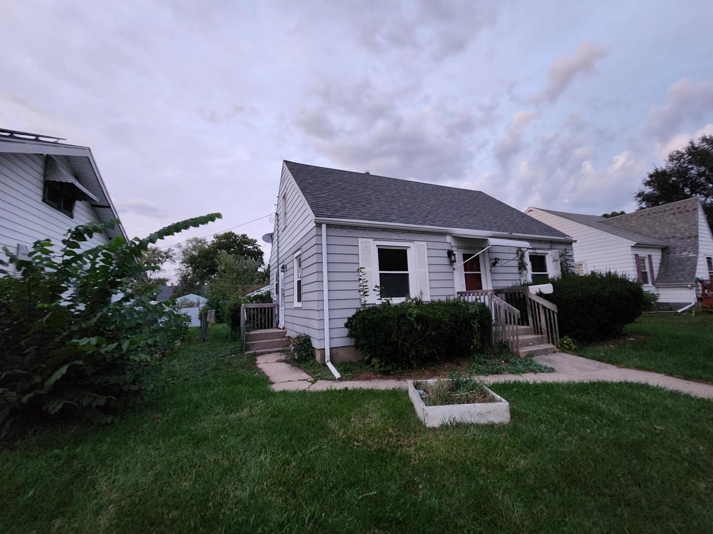 3027 Gladstone Avenue