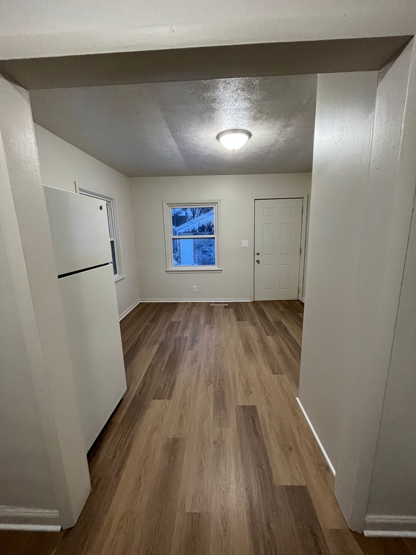 3027 Gladstone Avenue