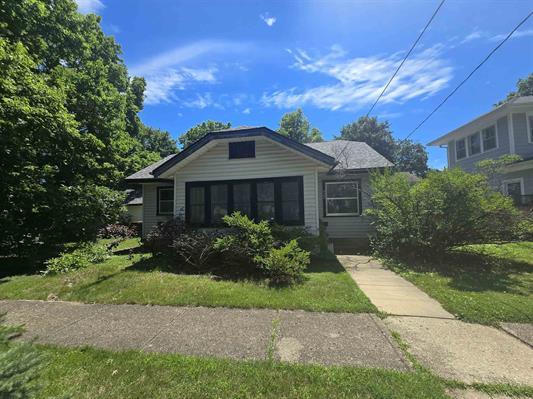 422 Cottage Grove Avenue