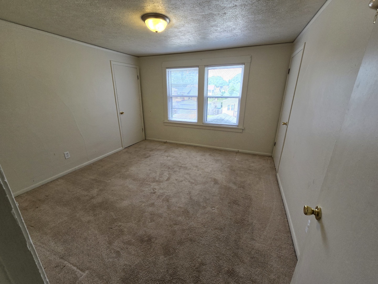 1318 Custer Avenue