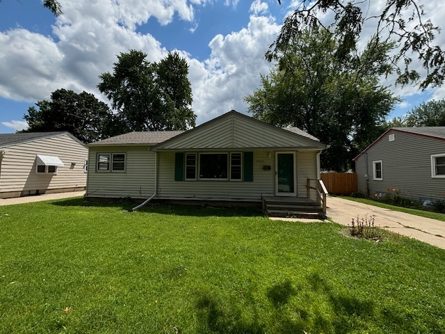 2004 W Pearl Avenue