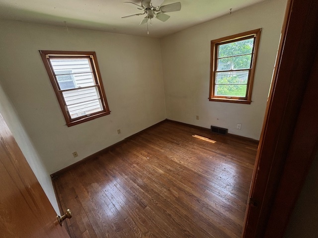 2004 W Pearl Avenue