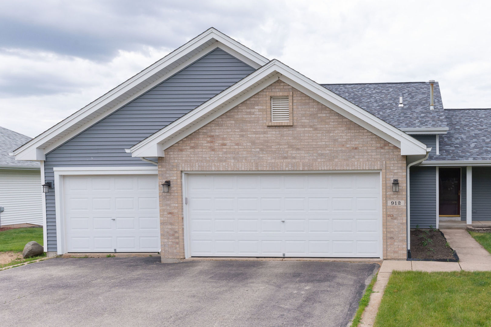 912 Meadow Lane