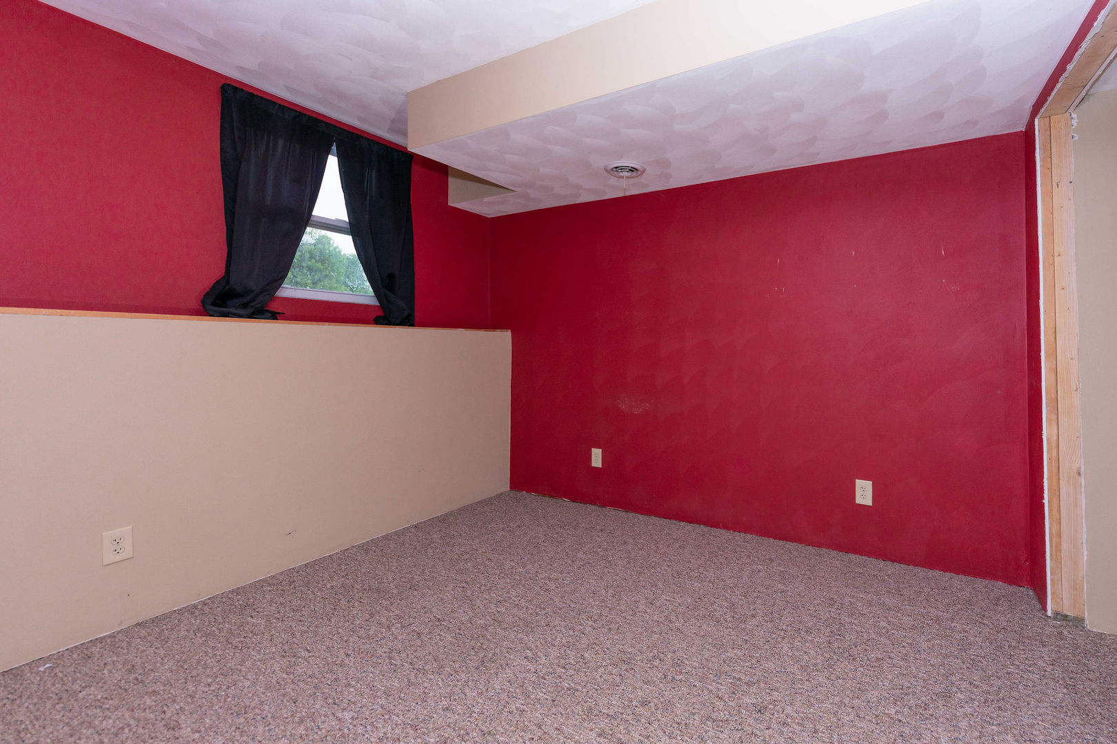 912 Meadow Lane