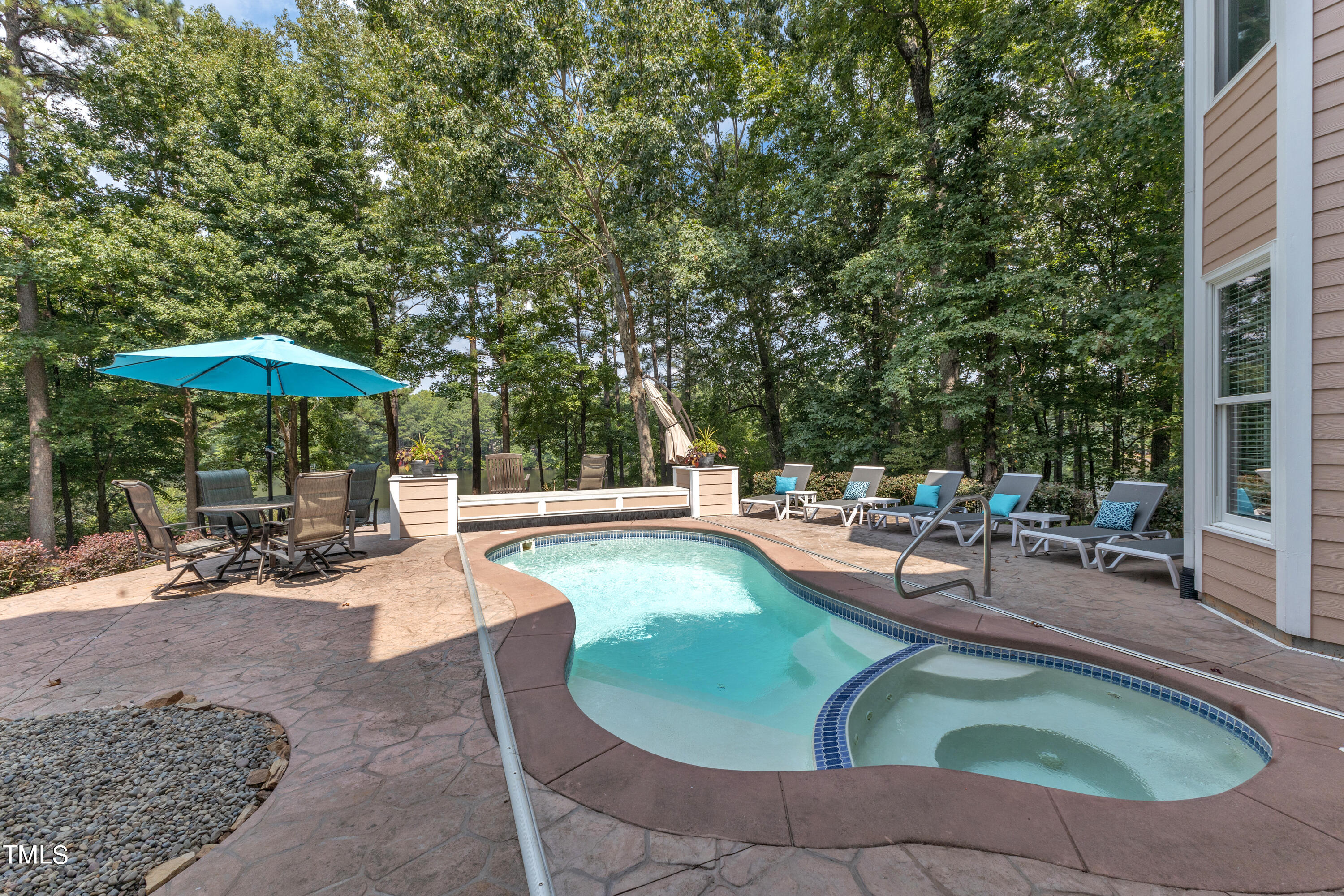 4410 White Chapel Way