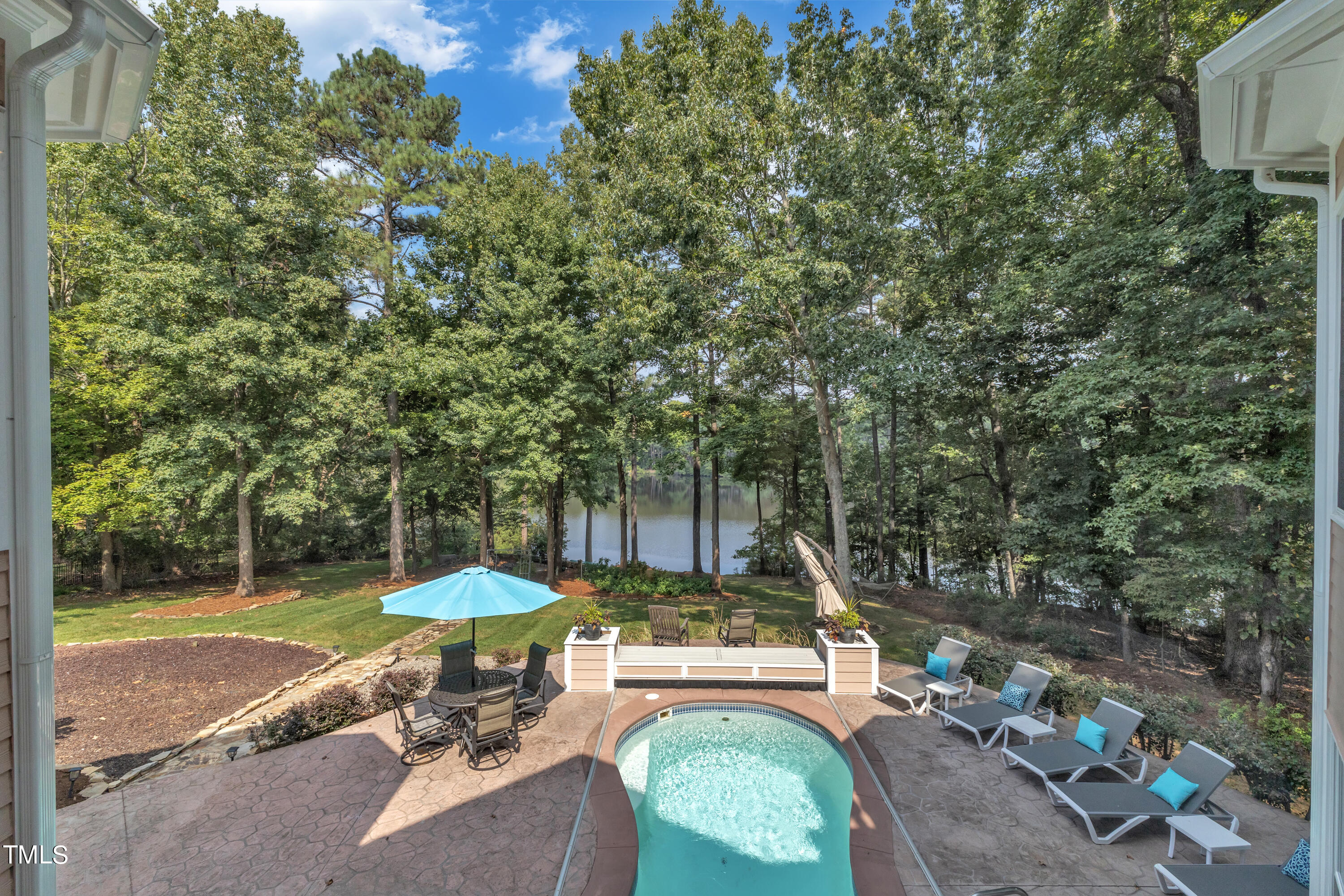 4410 White Chapel Way