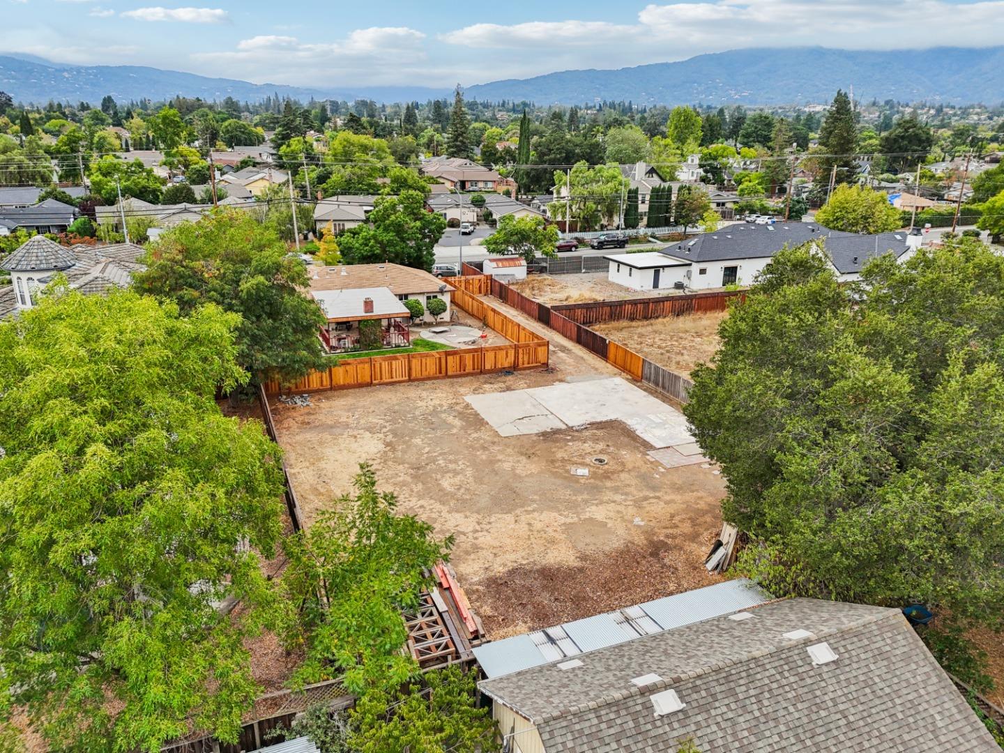 1097-1099 West Hacienda Avenue