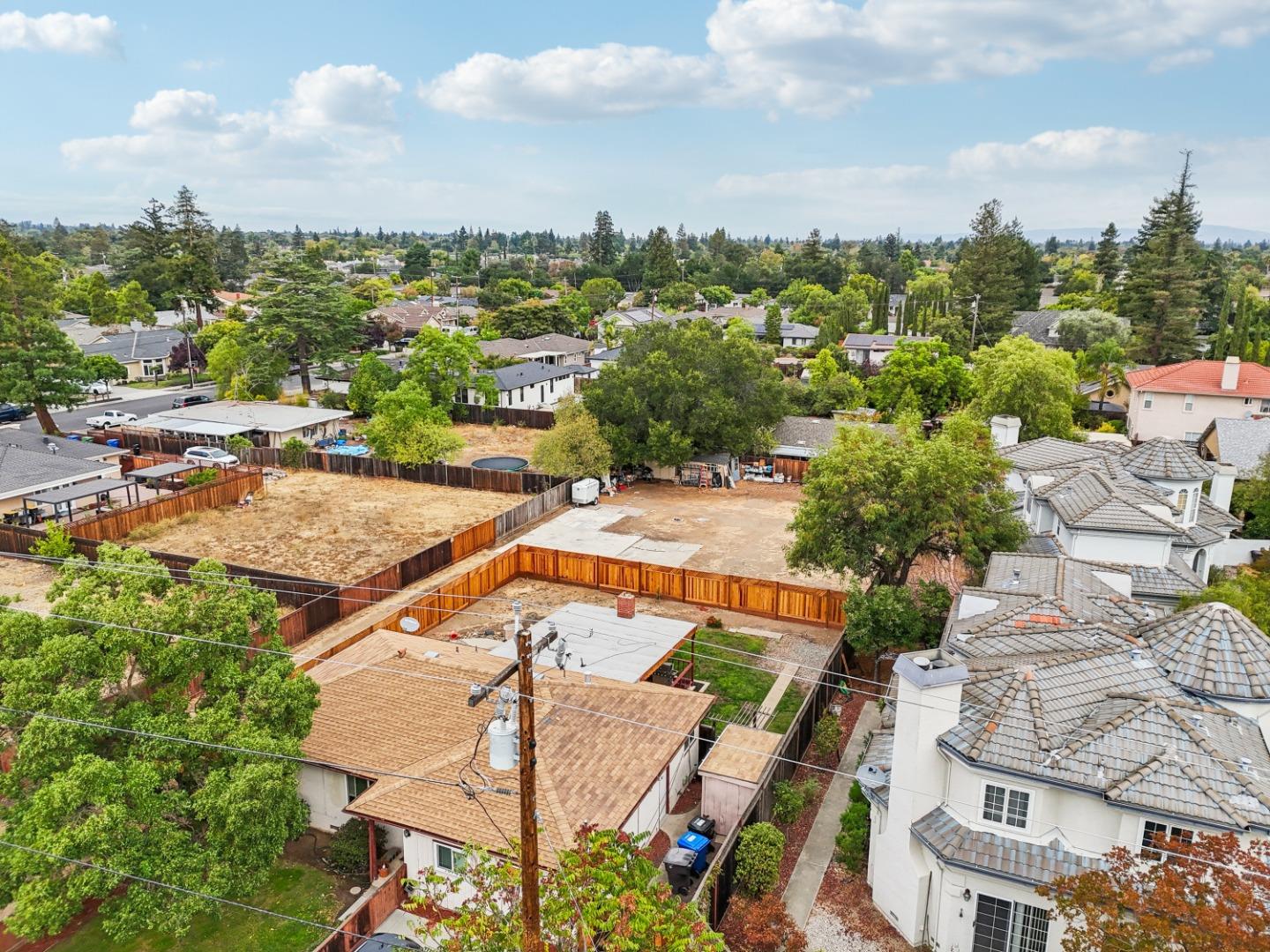 1097-1099 West Hacienda Avenue