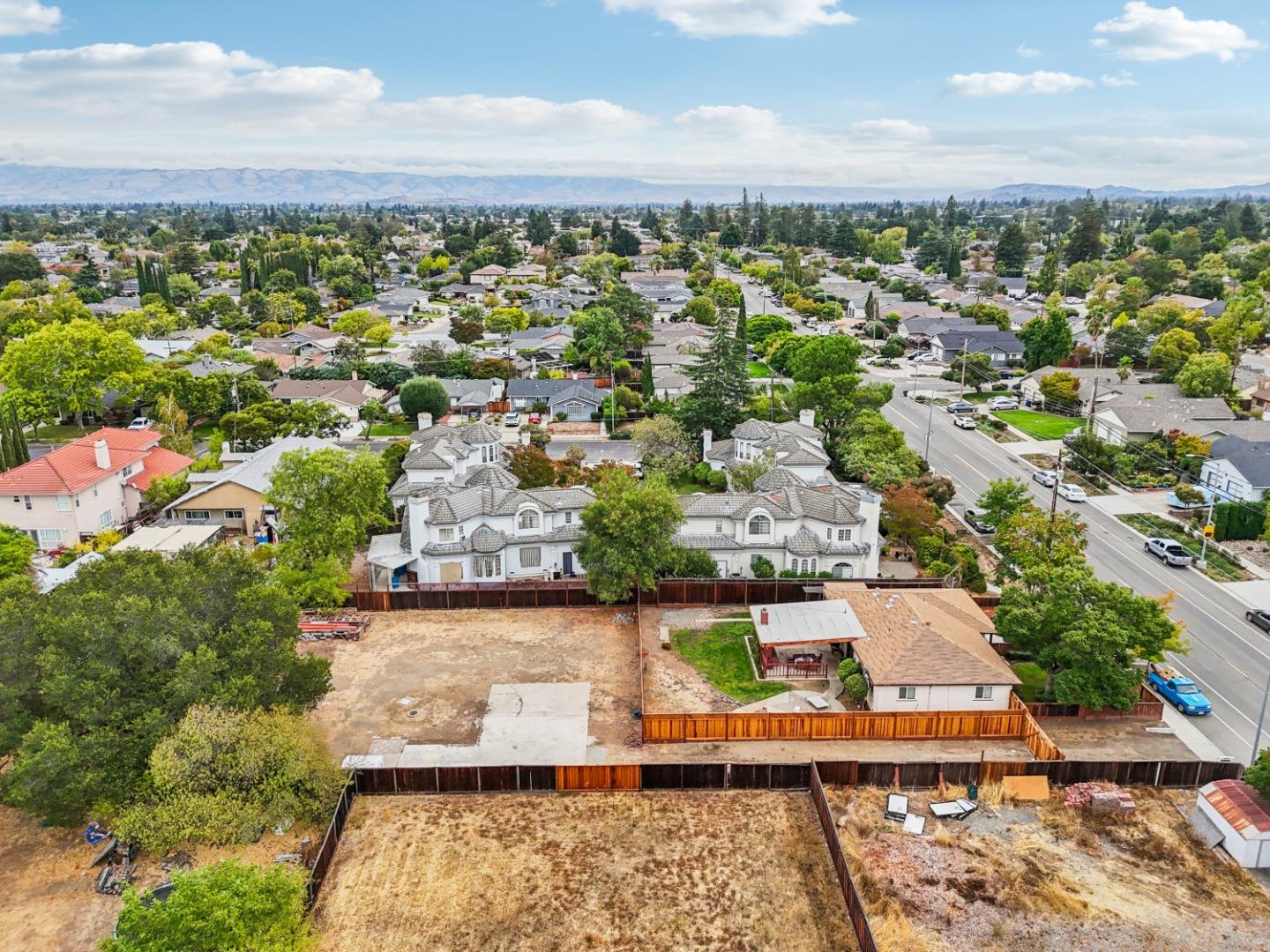 1097-1099 West Hacienda Avenue