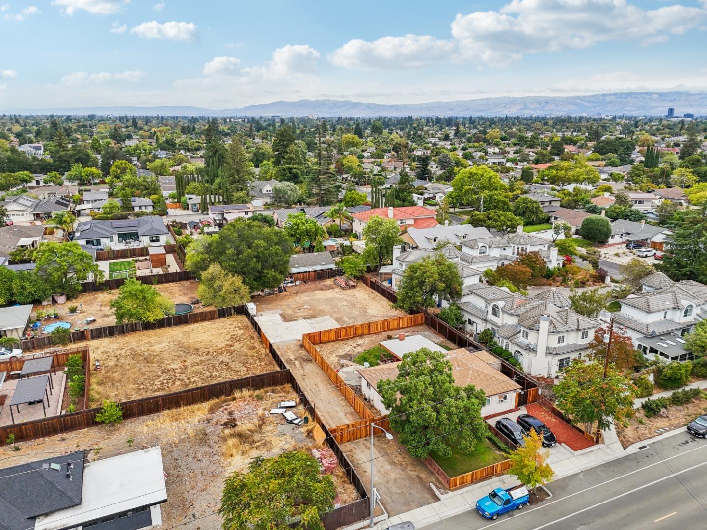 1097-1099 West Hacienda Avenue