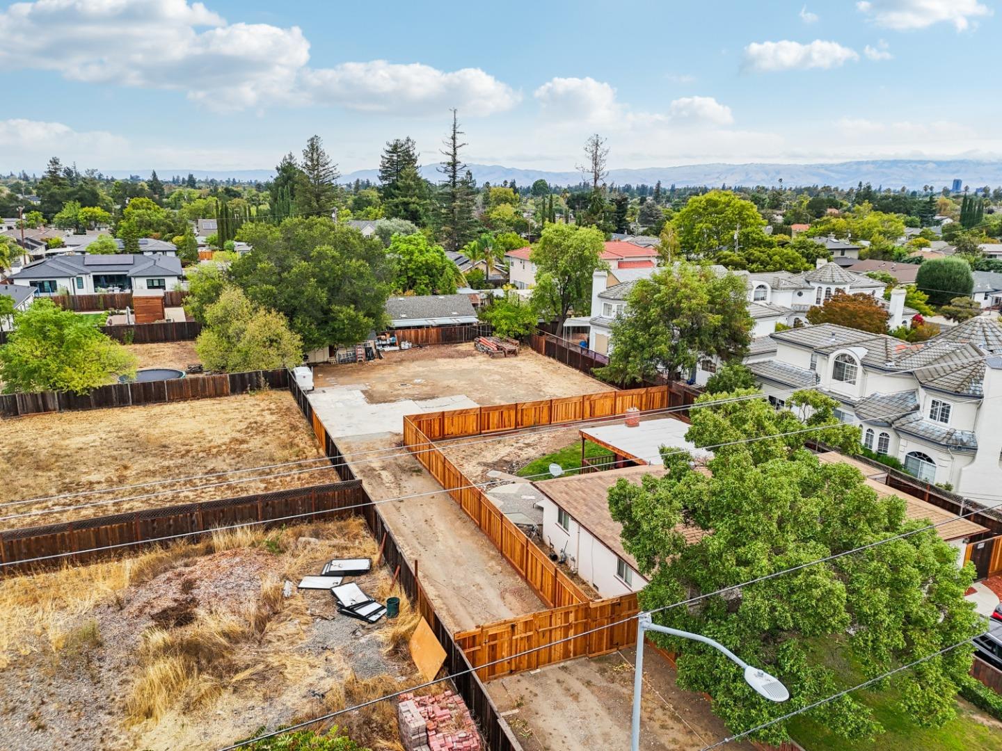 1097-1099 West Hacienda Avenue