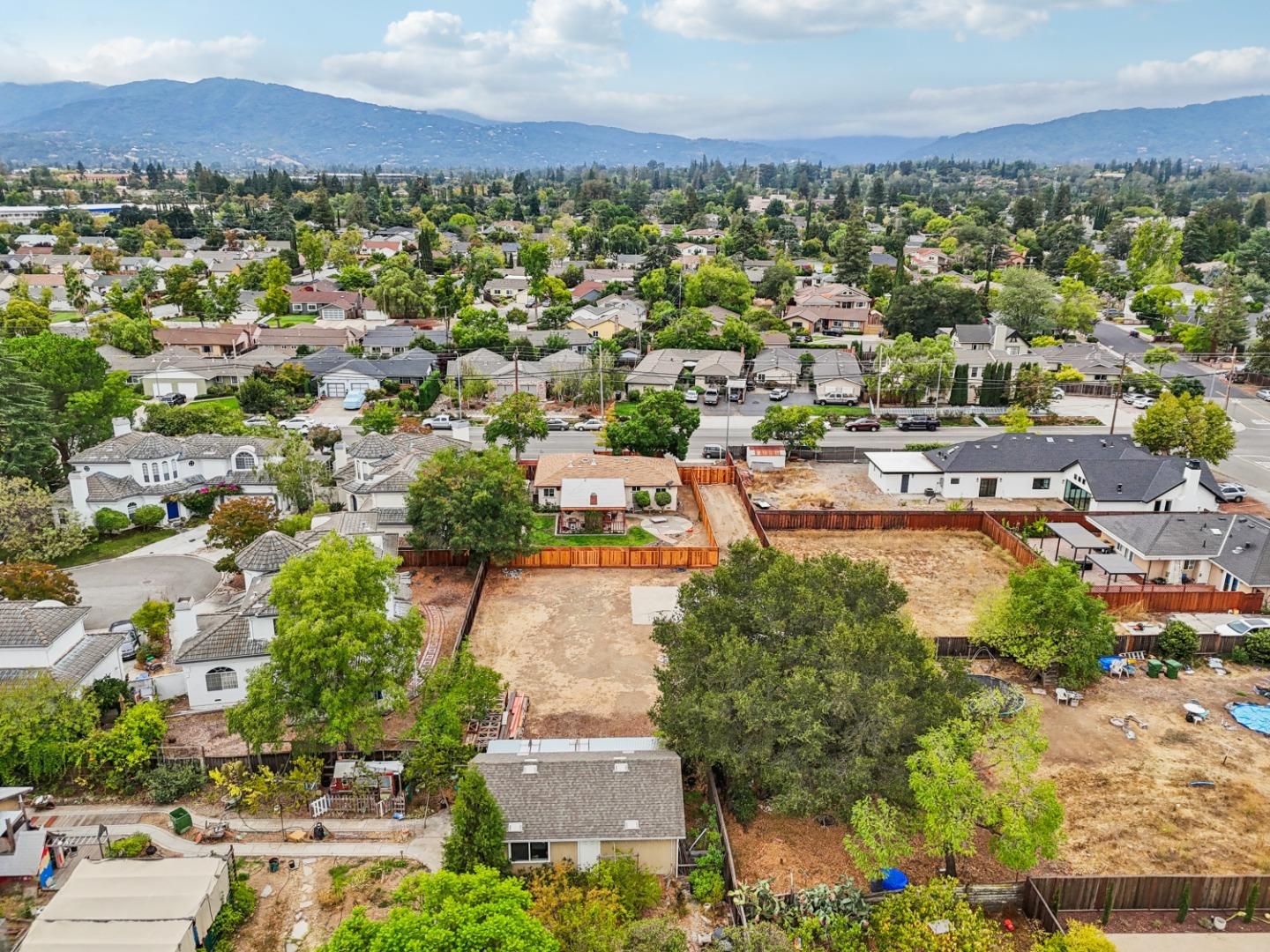 1097-1099 West Hacienda Avenue