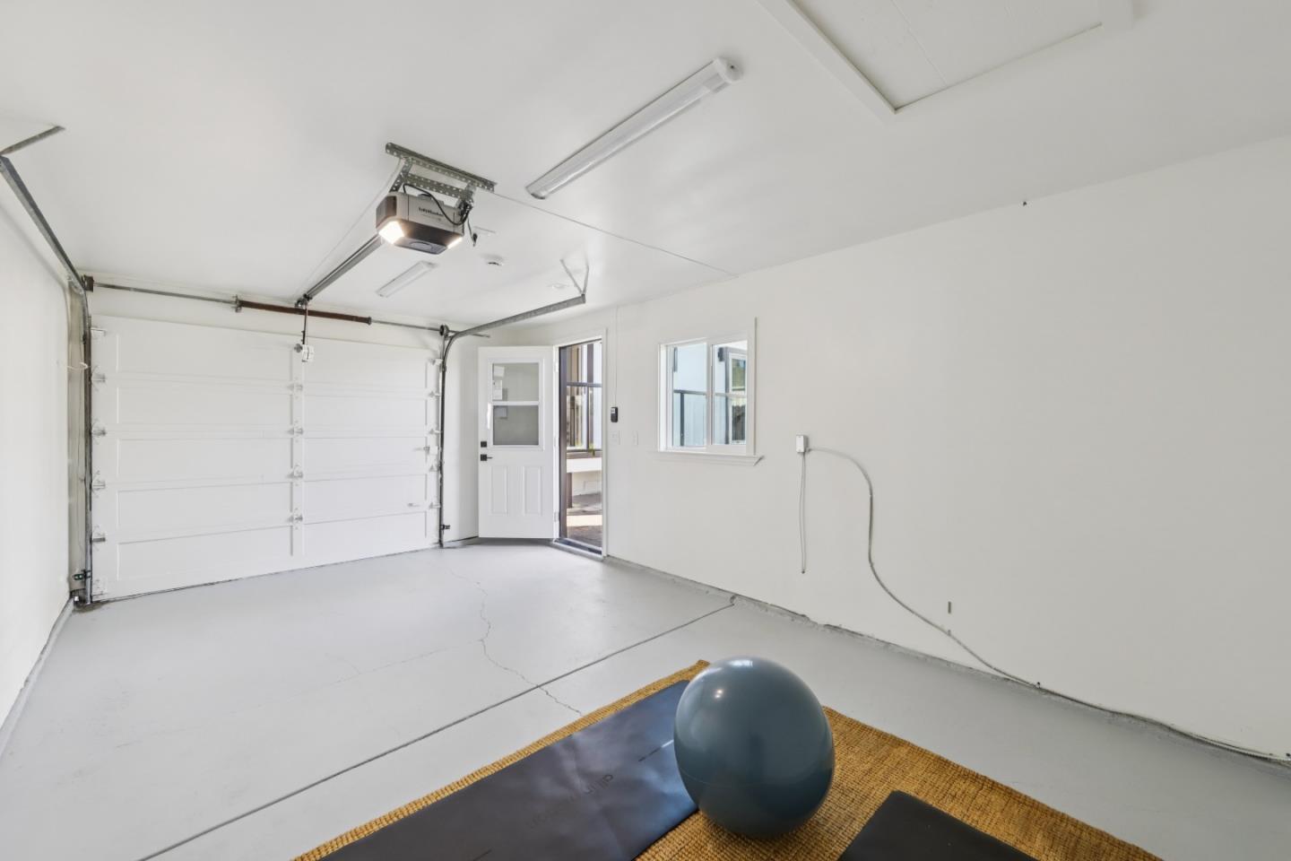 725 Alameda De Las Pulgas