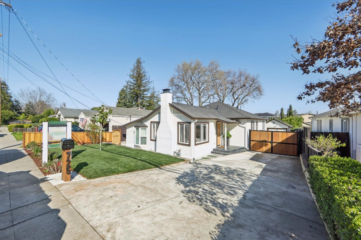 725 Alameda De Las Pulgas