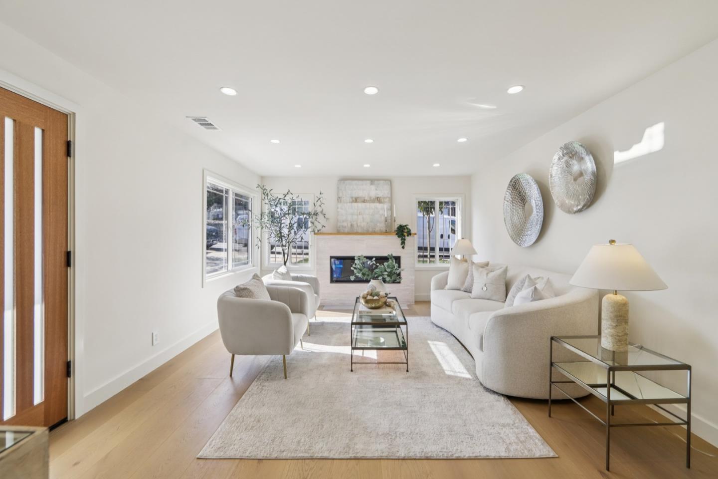 725 Alameda De Las Pulgas