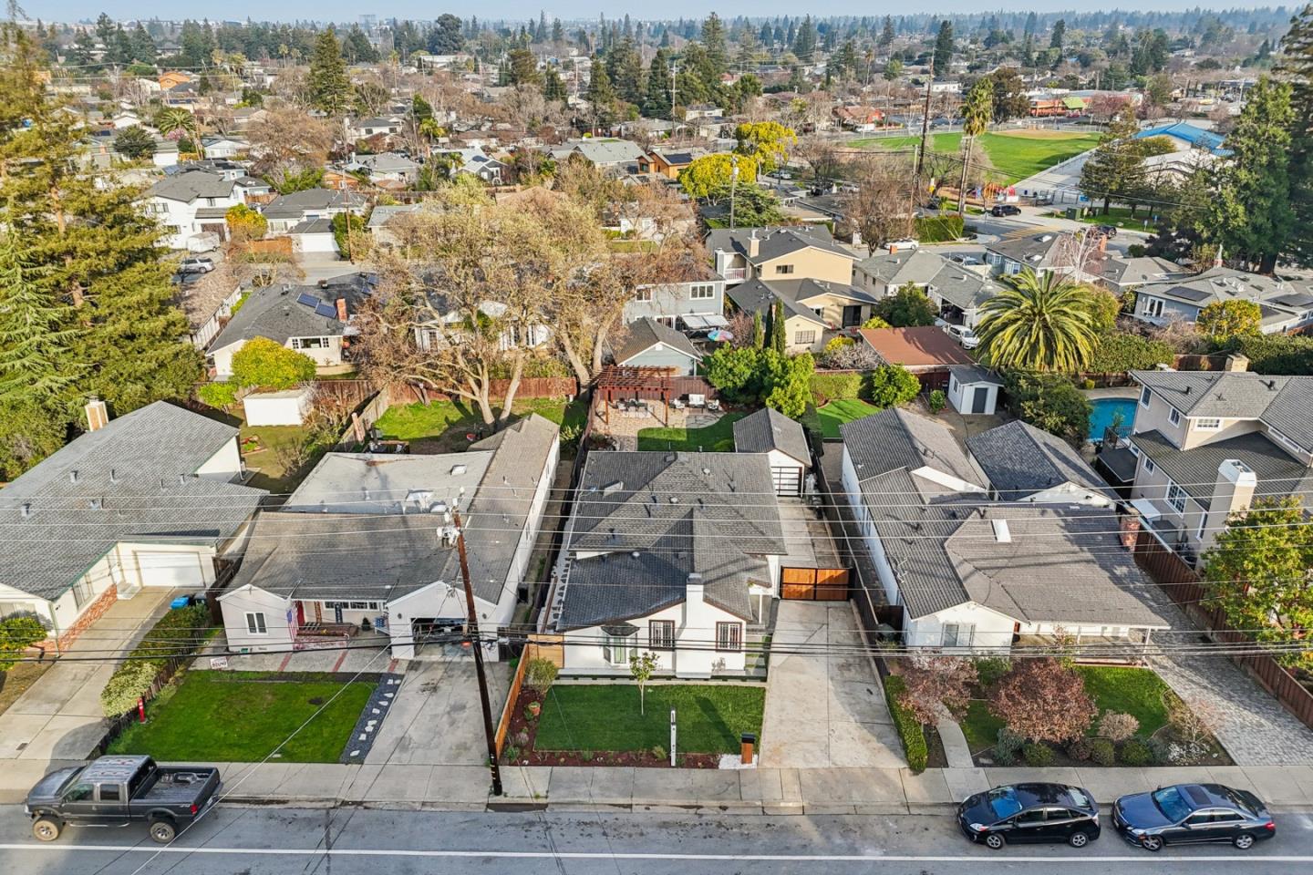 725 Alameda De Las Pulgas