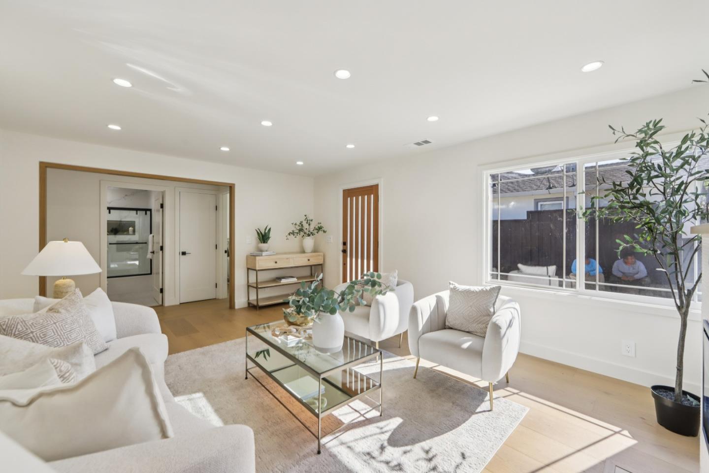 725 Alameda De Las Pulgas