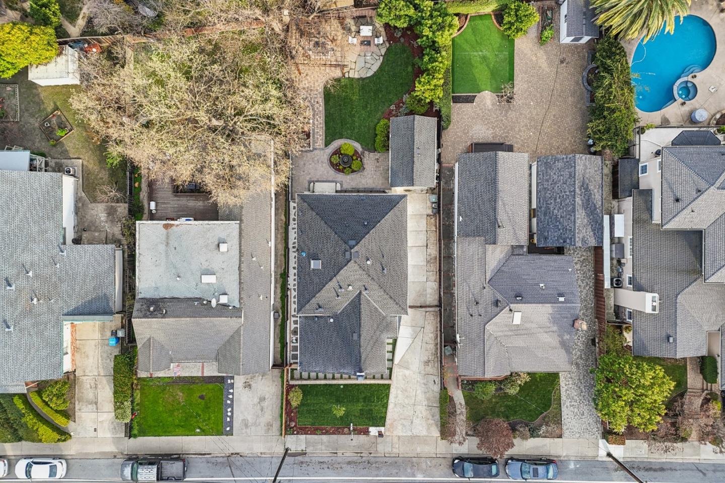 725 Alameda De Las Pulgas