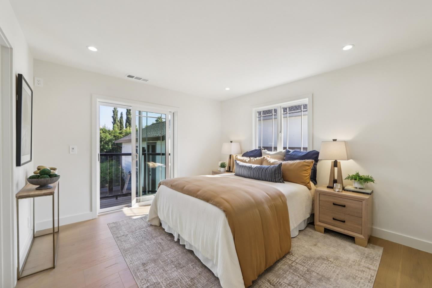 725 Alameda De Las Pulgas