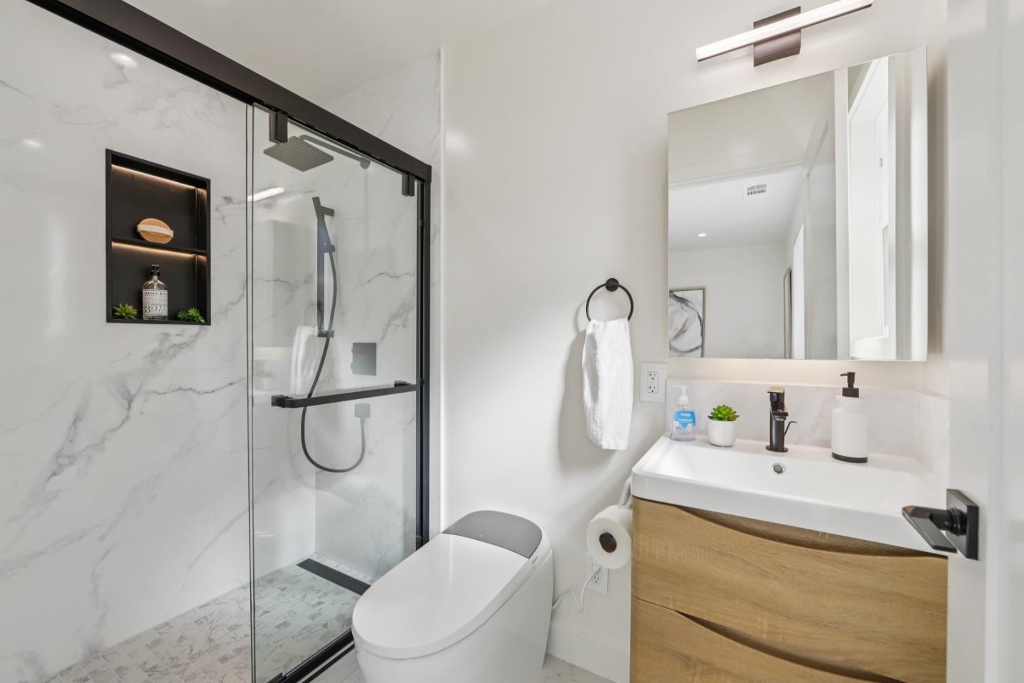 725 Alameda De Las Pulgas