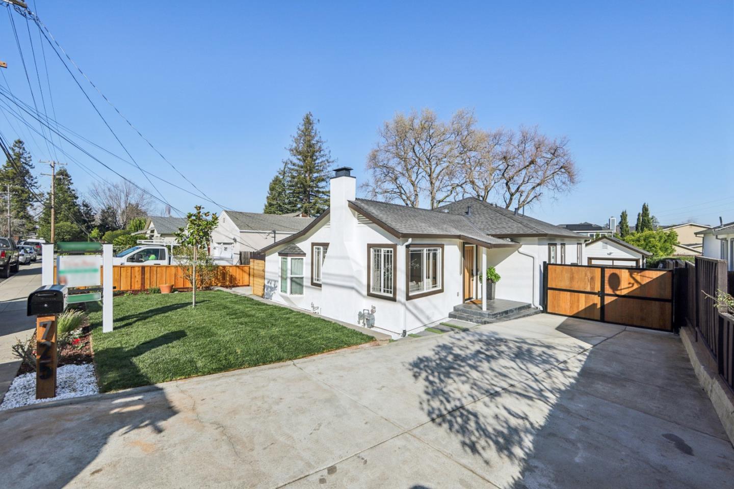 725 Alameda De Las Pulgas