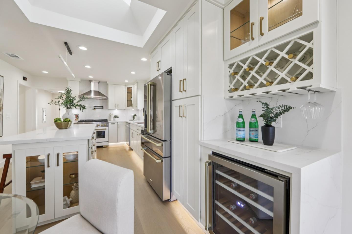 725 Alameda De Las Pulgas