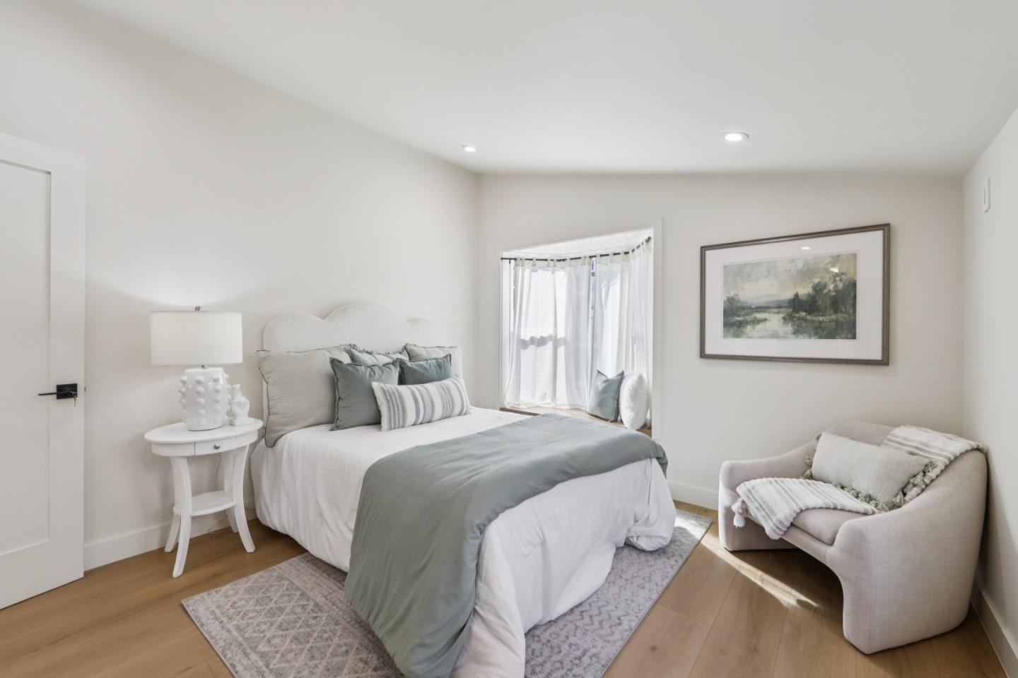 725 Alameda De Las Pulgas