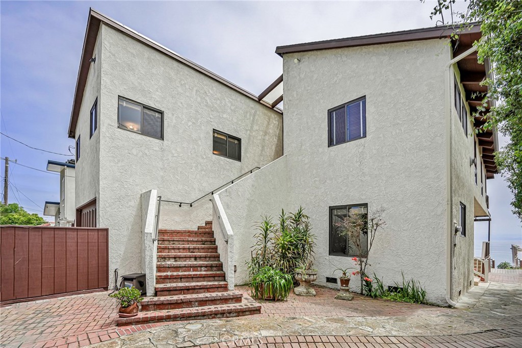 1323 Silvius Avenue