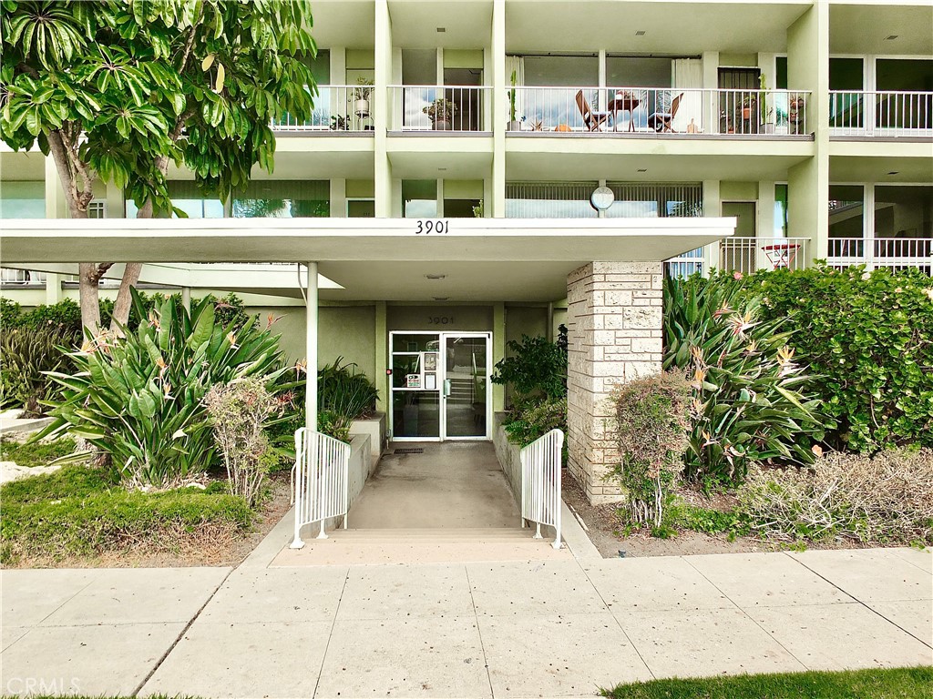3901 E Livingston Drive 304