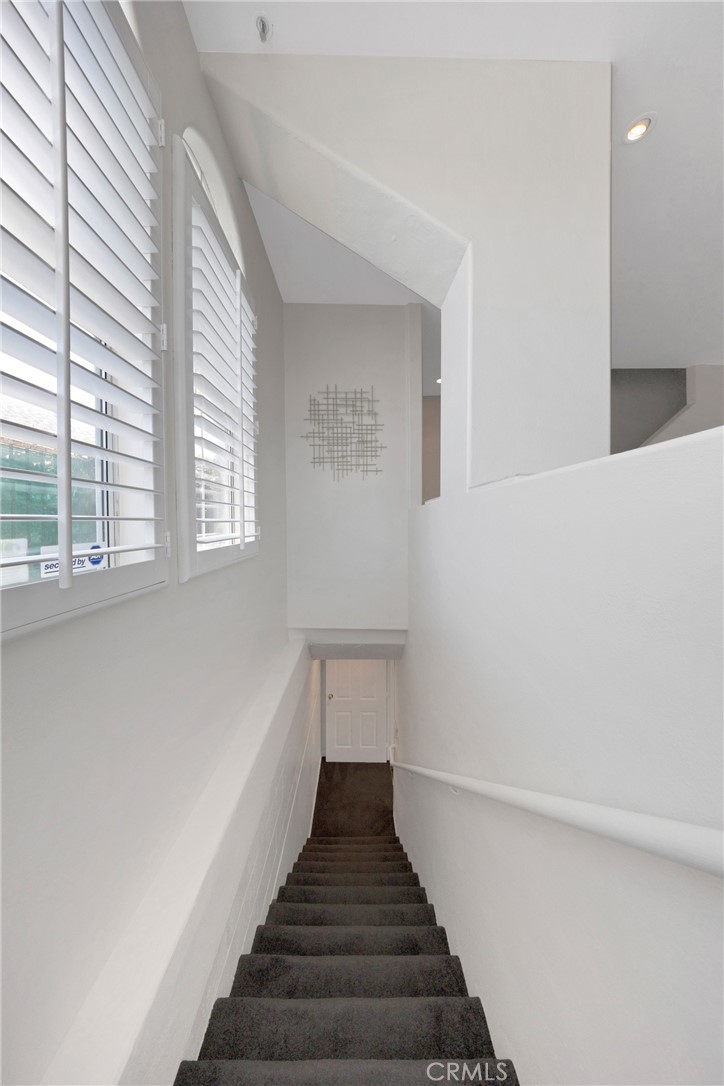 408 W Queen Street 101