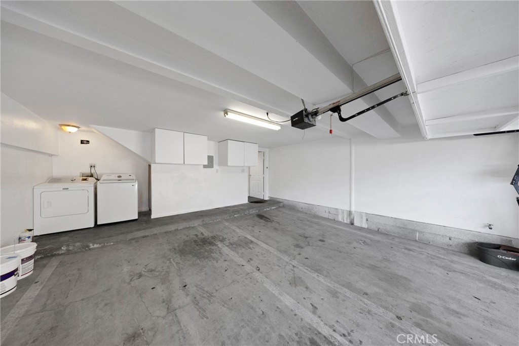 408 W Queen Street 101